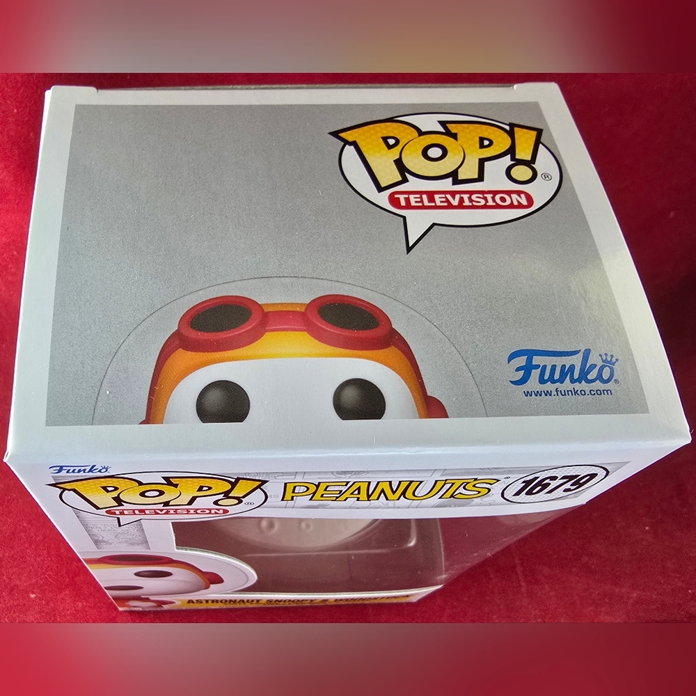 Astronaut Snoopy & Woodstock funko # 1679 (nib) With Pop Protector - Picture 4 of 7